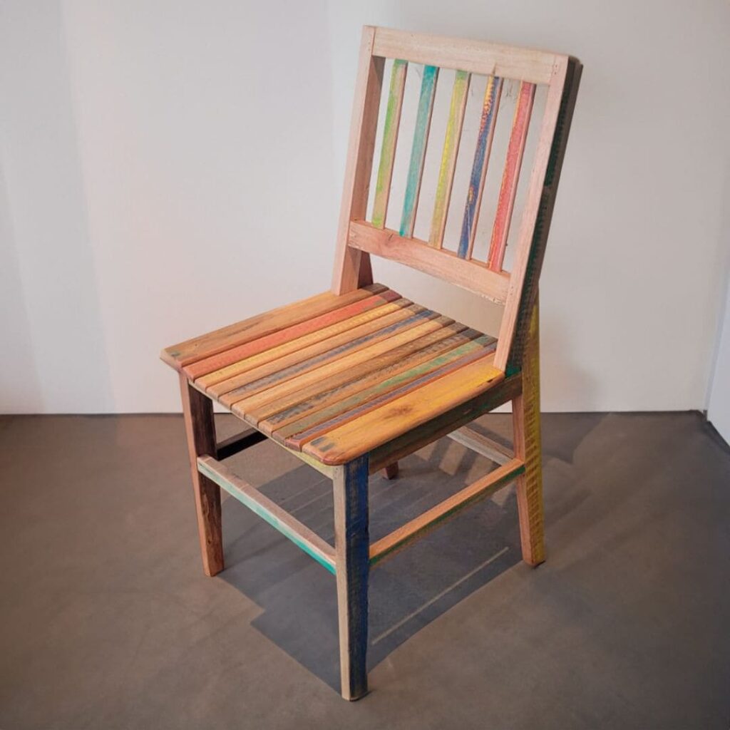 Cadeira Rústica Modelo "Ar" Color C/ Seladora