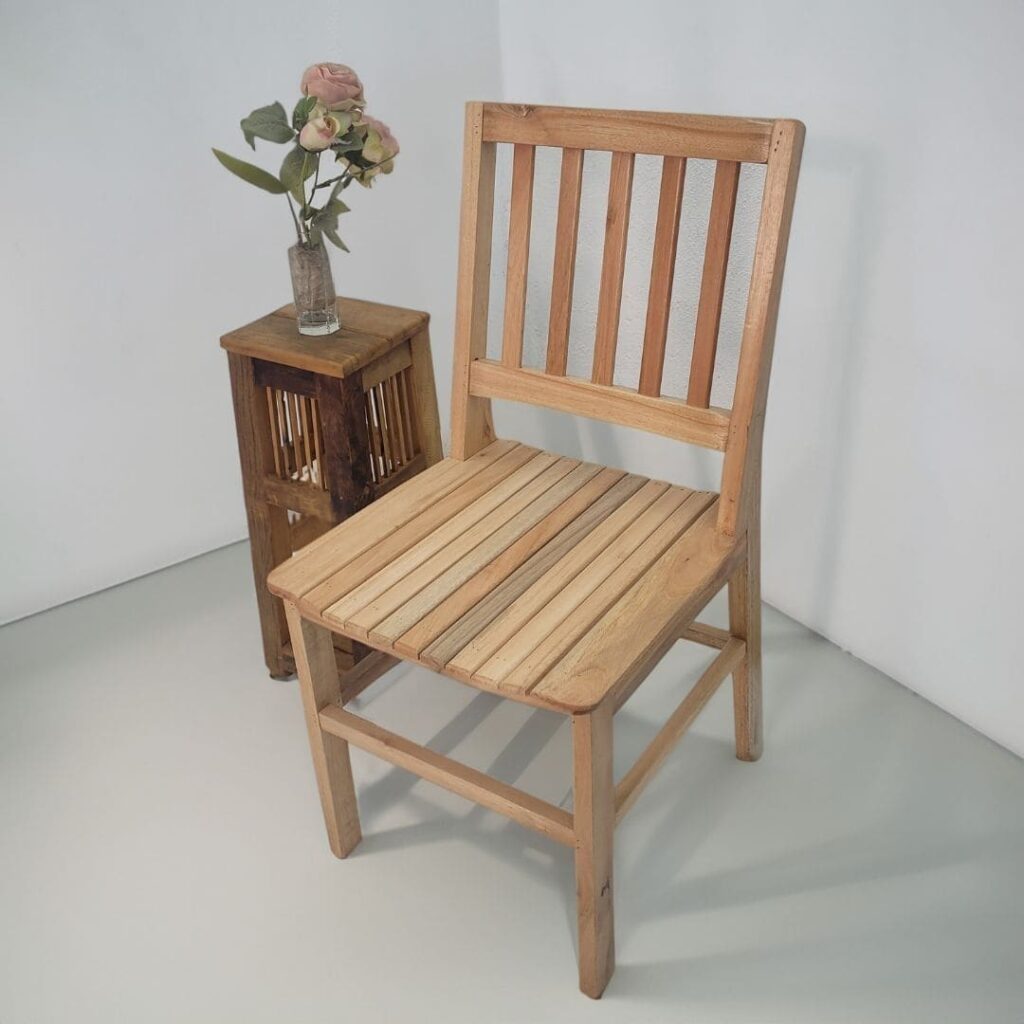 Cadeira Rústica Modelo "AR" Natural 0,45m